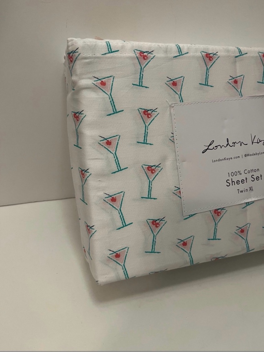 London Kaye Twin XL Size Cotton Sheet Set Martini Glasses Print White Pink Green - Picture 3 of 12